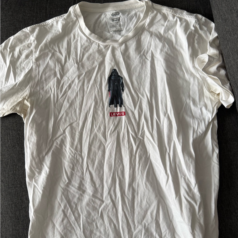 Great condition Levi’s x Star Wars tee